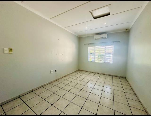 4 BEDROOM HOUSE FOR SALE IN MEER EN SEE
